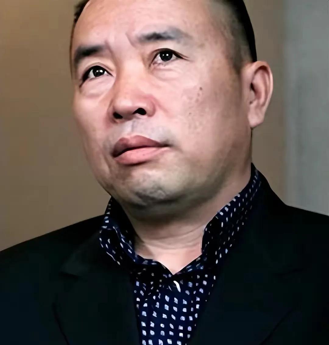 一百万一夜？赖昌星揭露两人真实关系，歌唱家董文华为何会退圈呢？