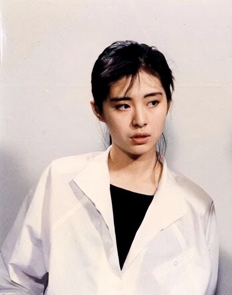 长得丑就别怪造型了,看看以前的美女,铜钱头大光明,一样是神颜!