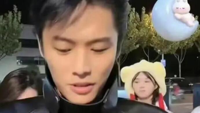 小杨哥狂砸3000万办演唱会，刀郎缺席，赵雷婉拒，朴树又缺钱了！