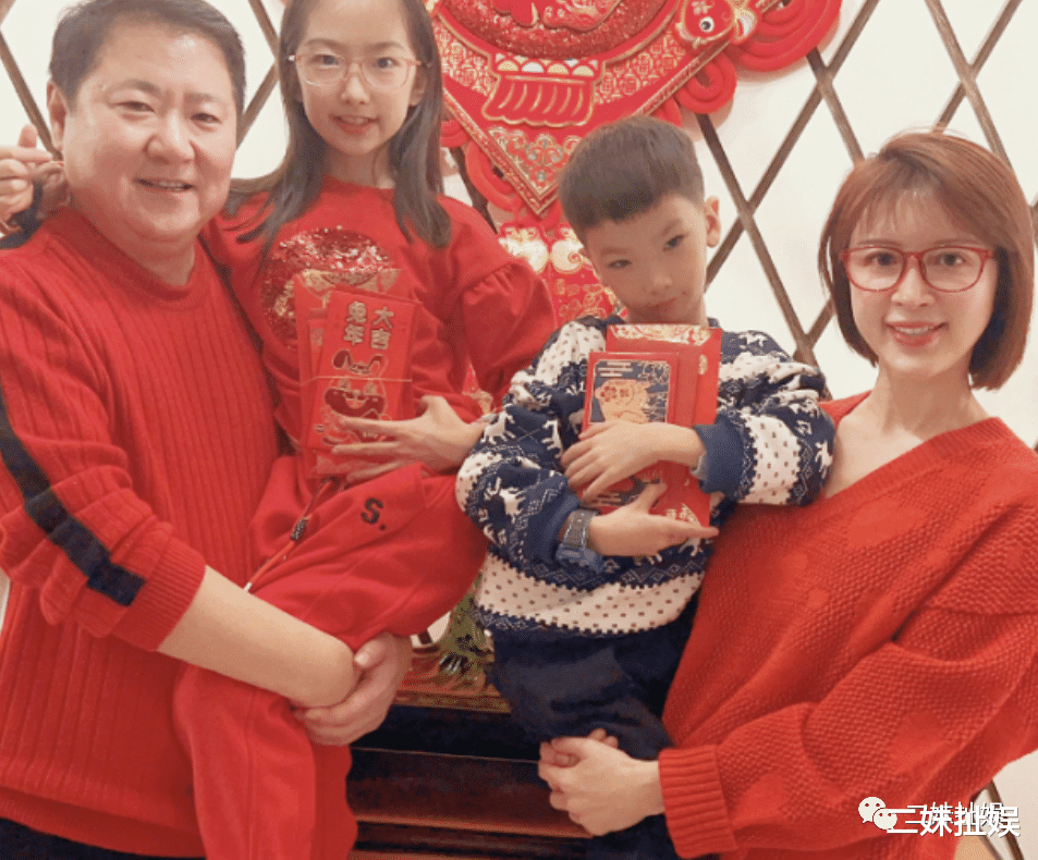 金巧巧|金巧巧晒全家福,丈夫也出镜,打破不和传闻