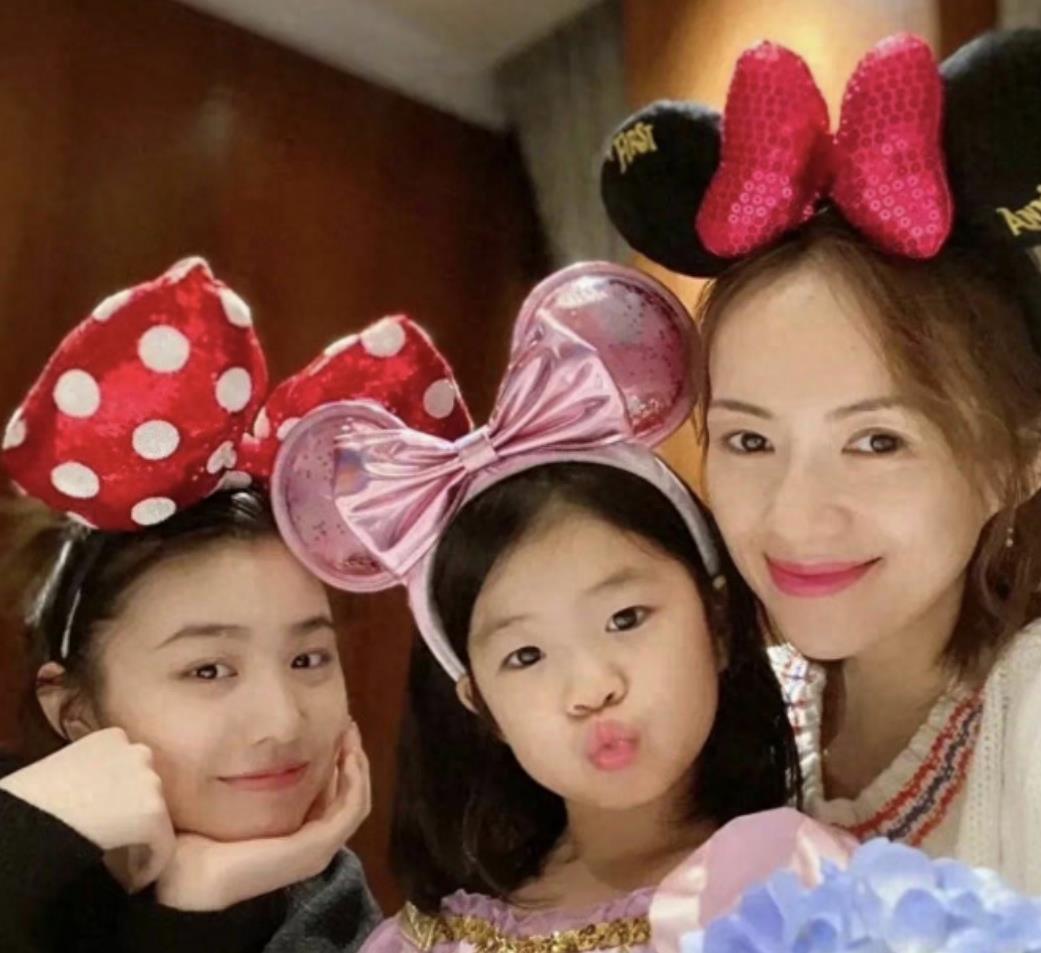 都是汪峰的基因,章子怡的女儿和葛荟婕的女儿,差别好大