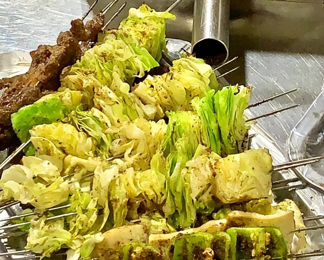 烧烤|6个人驱车来淄博吃烧烤,点了一堆肉,结账时确认三遍不敢信!