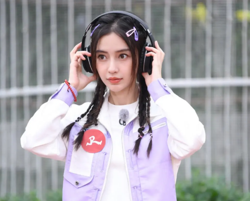 杨颖更新动态，照片让网友心疼黄晓明，理由出奇一致！