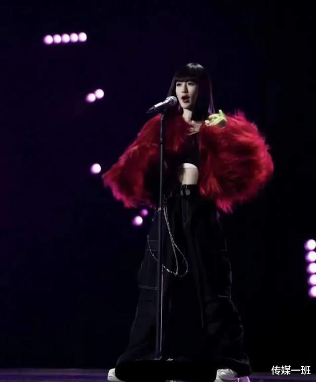 乘风破浪的姐姐|浪姐首期大赏:朱珠颜值逆天,有人拜高踩低,小明星递名片很卑微