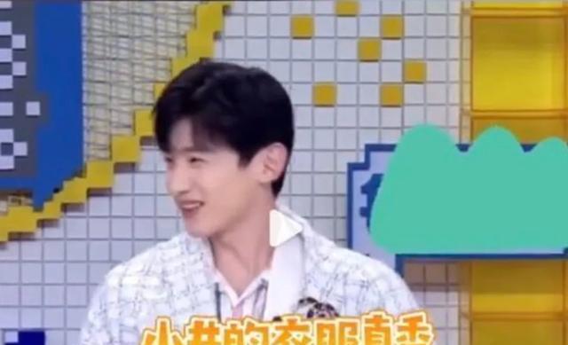 井柏然|井柏然的坎坷人生:出生28天被父母抛弃,爆红后父母来认亲