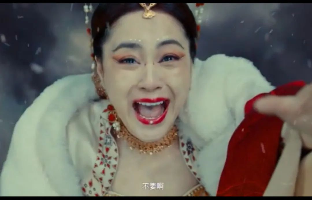 砸30亿捧的“内娱妲己”出山了！网友：美得像鬼...