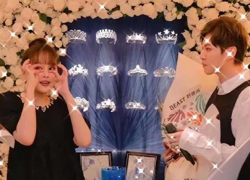 赵本山|赵本山女婿信息被曝：博士生，在国外有生意不缺钱，婚后定居东北