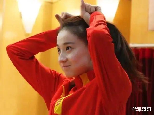 9年前，体操女神凭挺胸照走红，拒绝进娱乐圈，现在她后悔了吗？