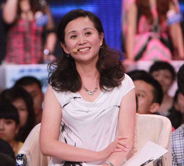 黄菡的无畏情史,两次求爱被狠心拒绝,倒追男同学收获幸福婚姻 - 电视