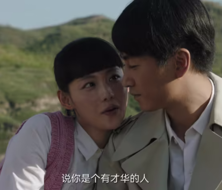 条件不符就别尬演“情妇”,36岁张嘉倪告诉你,啥是教科书式撩汉