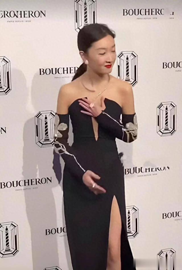 周冬雨被曝出整容！眼角拉开脸上饱满，网友：她还不知道关键所在