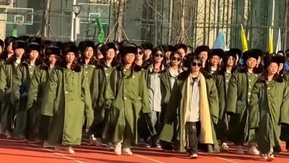 00 后干掉了高房价，抛弃了KTV，整顿了职场，现在又干掉了羽绒服