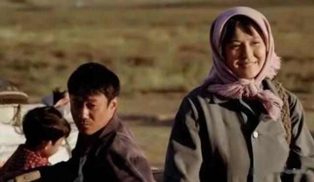 女演员的外貌有多重要？37岁热依扎和33岁啜妮，差距一目了然