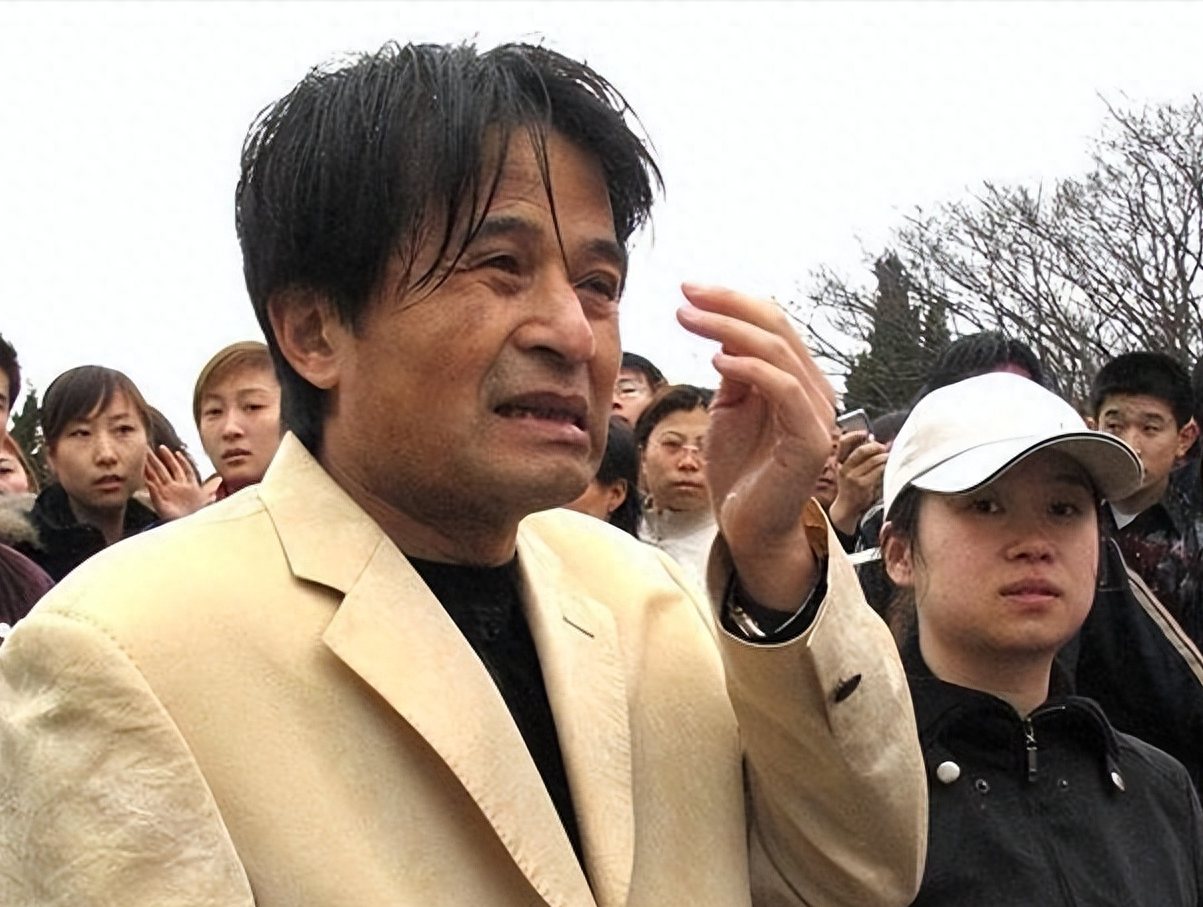 自毁前程的6位主持人,个个自我“作死”,没一个值得同情