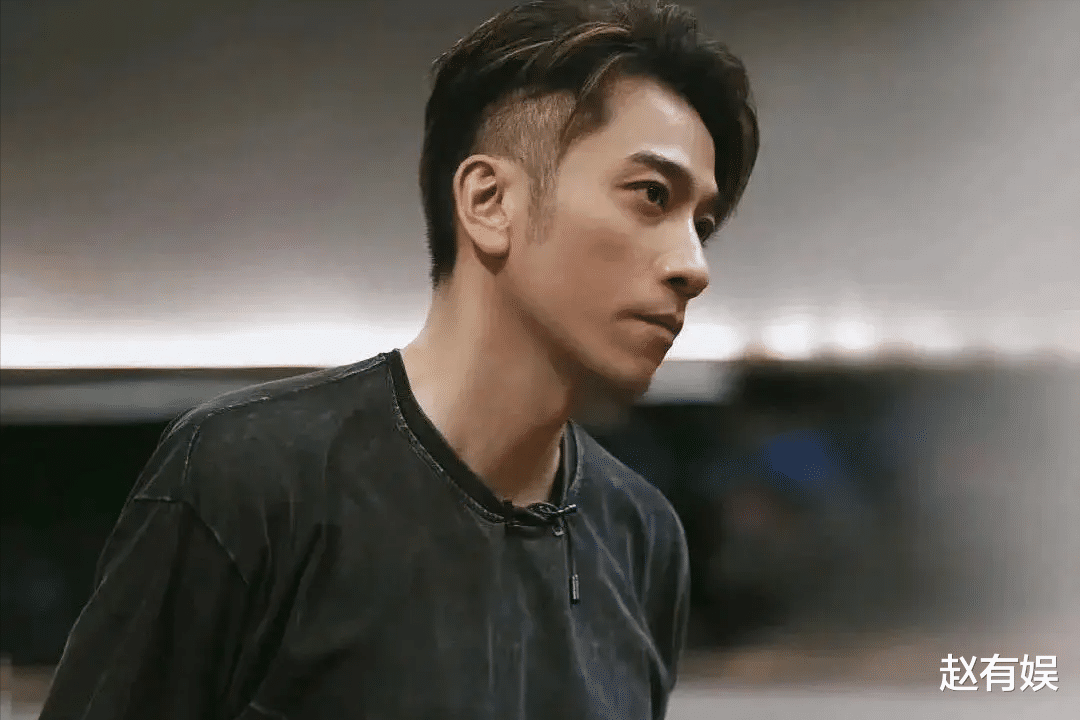 不输黄宗泽的花花公子,和16位美女都是露水情缘,干妈才是真爱?