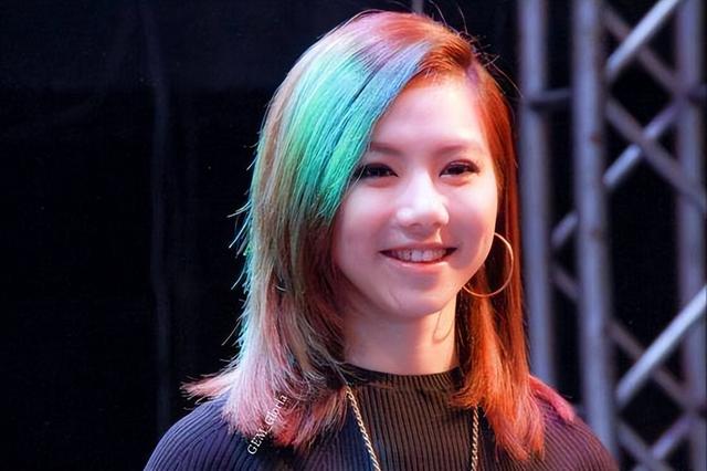 许晴和华晨宇恋情曝光引发热议,华晨宇大胆表示 我们很相爱!