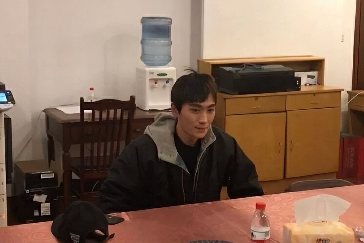 明星|明明一张“普通脸”,偏被夸成“天花板”,这5位明星不脸红吗?