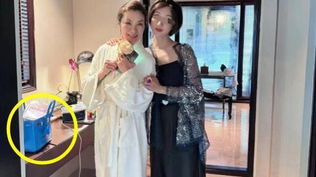 杨紫琼婚礼太壕气！化妆师都用20万爱马仕，何超琼合影姿势引争议