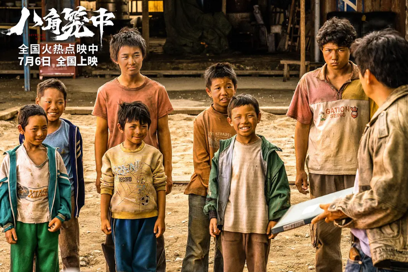 《消失的她》票房破24亿后，它的真正对手也终于杀到了