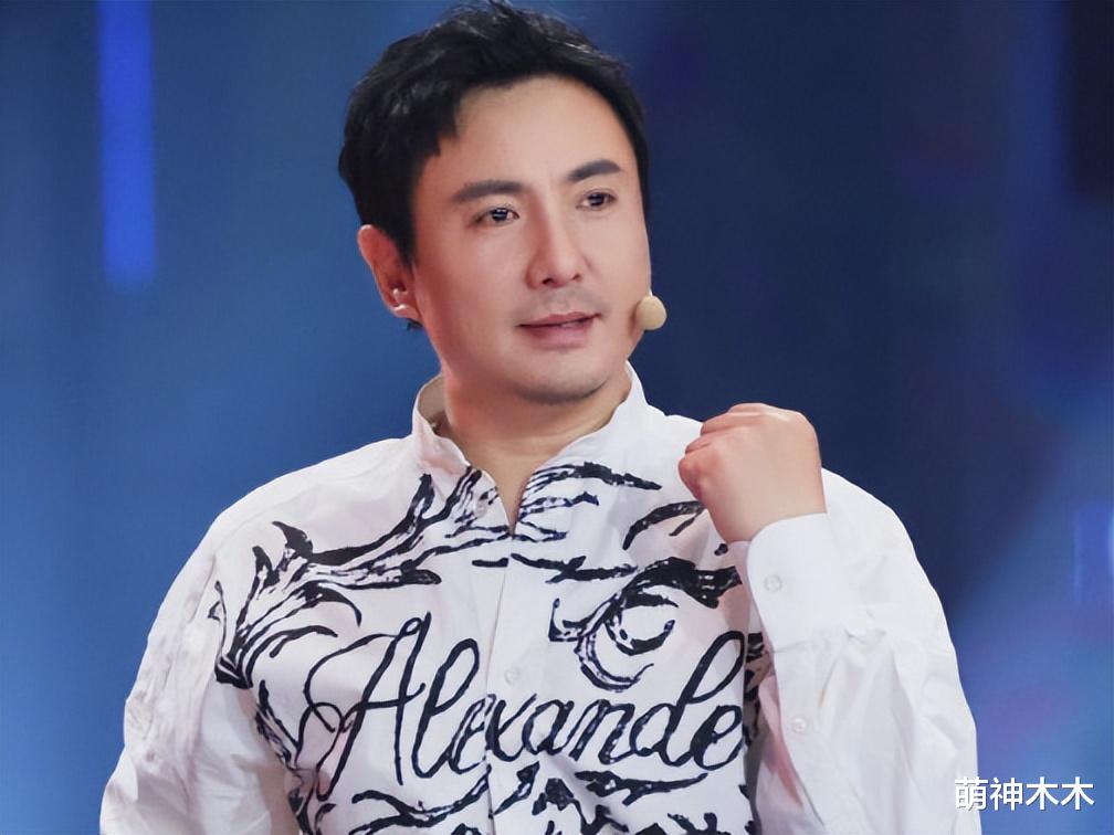 ?沈腾翻车了!节目开黄腔金晨表情尴尬,早期还曾公开内涵张国荣