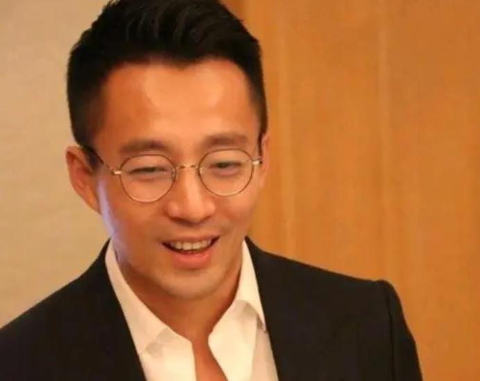 大S的现任老公具俊晔举办了粉丝见面会,现场却非常惨淡,真的很尴尬