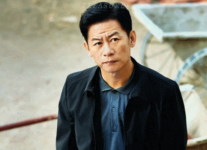 公开承认出轨,被“封杀”10年,如今53岁被董洁倒追:他到底凭什么?