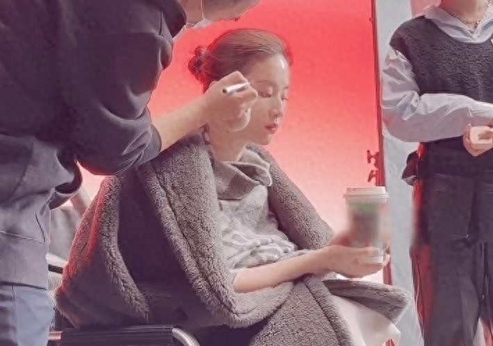 原形毕露! 这次谁都救不了刘亦菲，网友: 狐狸尾巴终于露出来了！