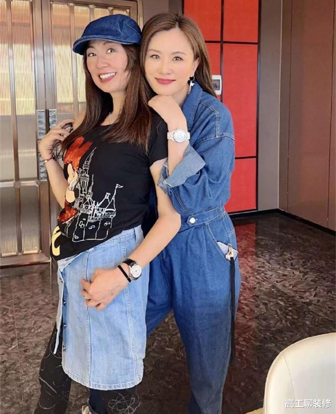 微博之夜|58岁陈启泰带妻子回内地,与张文慈聚会心情好,婚后无子女仍恩爱