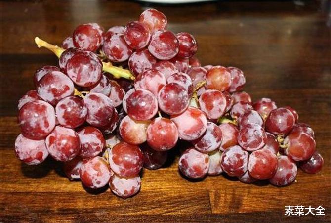 葡萄是热性还是凉性？适当食用葡萄有哪些好处？