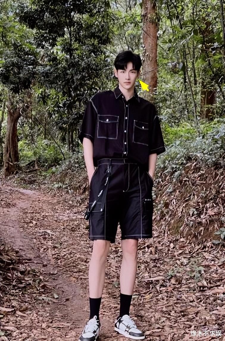 24岁吴迪飞患病永久退圈！曾出演多部热剧，去年已暴瘦到变形！