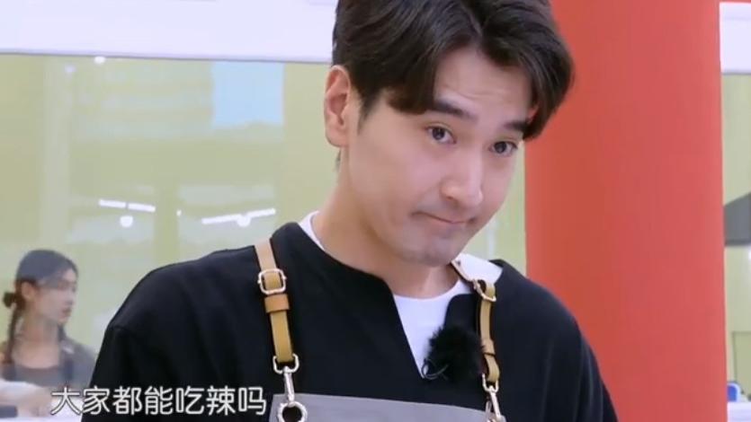 |《中餐厅》林允闯了祸，真人秀“遮羞布”被撕开，观众看了真担心