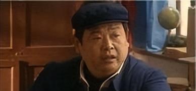 冯小刚主持葬礼，张国立痛念悼词，他的逝世，让半个娱乐圈都在哭泣