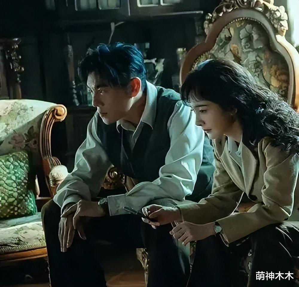 杨幂|杨幂新剧路透曝光,卷发造型撞款赵丽颖,妆造显老瘦到快脱相