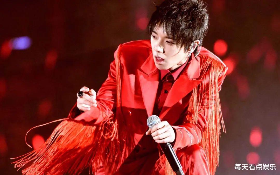 央视不再给华晨宇留面子！这不是“华语之神”，这是华语乐坛的悲哀