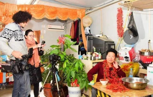 景甜|中国“辣王”李永志:5斤辣椒配白酒吃了38年,如今下场令人同情