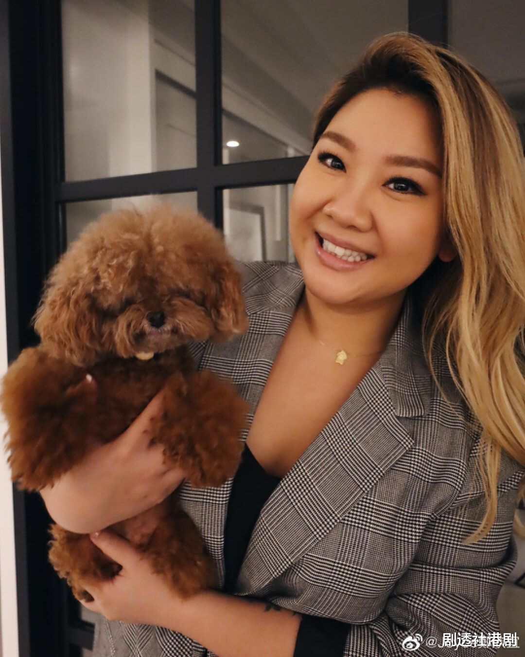 正式复出!香港著名星二代现身好友新歌MV,因抑郁症神隐大半年