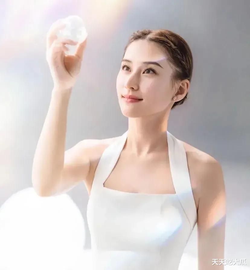 曝窦骁比奚梦瑶淡定:没用孩子站稳脚跟,进豪门要仪式,少社交