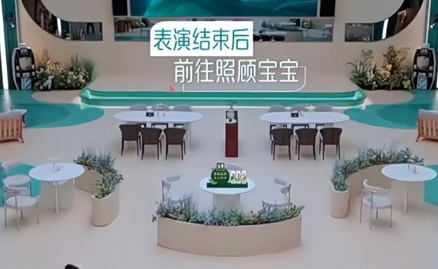 中年女星夏日近照：谢楠瘦削，卢靖姗自嘲脸塌，40岁蒋欣瘦了