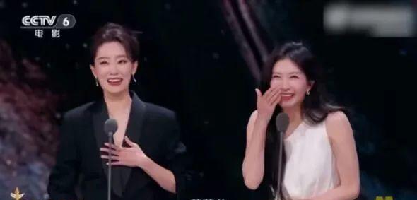 江疏影|华表奖搞笑时刻：刘烨嗑瓜子，邓超直播“玩梗”，江疏影颁奖口误