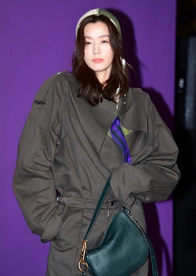 全智贤“接地气”近照!我小学她长这样,我大学她还长这样