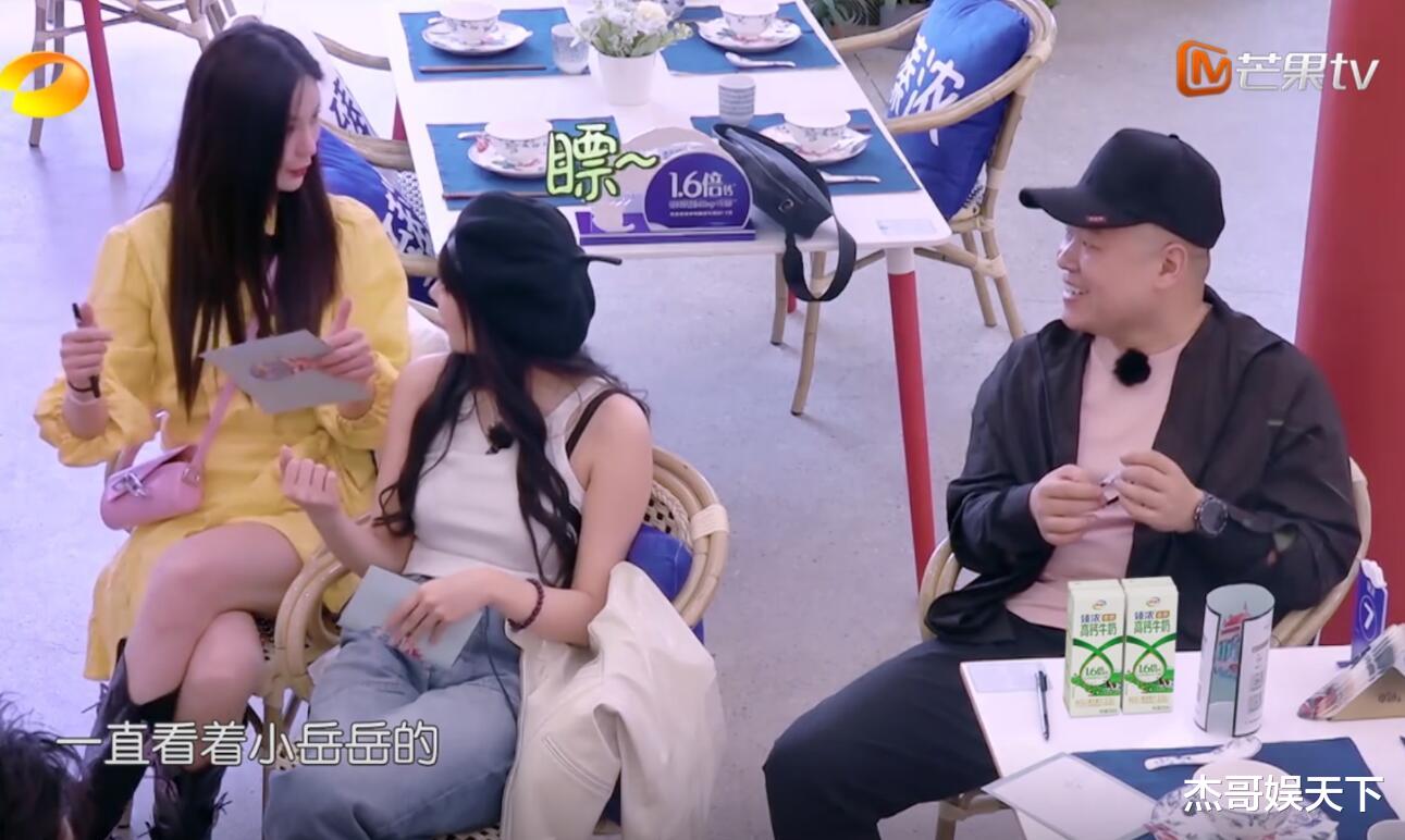 《中餐厅》首播,2人是节目灵魂,2人是惊喜,2人最尴尬