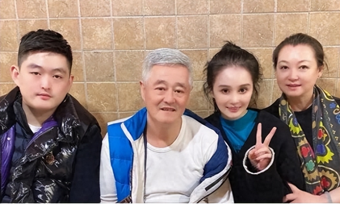 赵本山儿子:你们算哪根葱,我家的钱十辈子也花不完,还敢喷我?