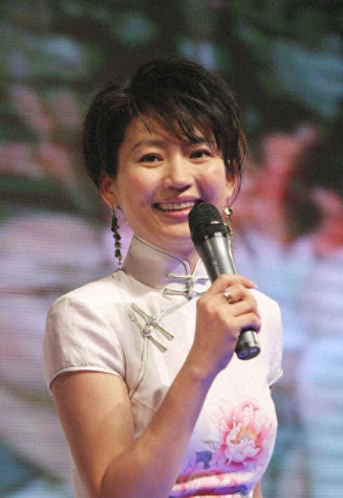 央视一姐王小丫:身材严重走形,经历两段婚姻无儿无女,热衷公益