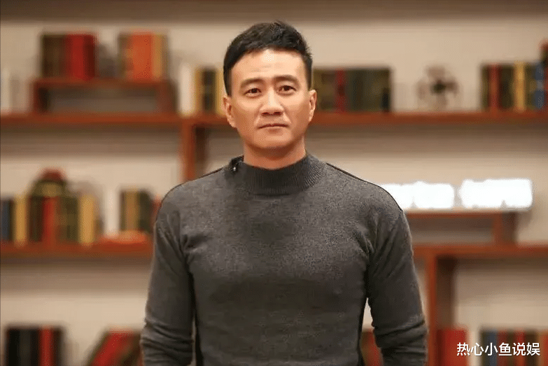 曝二字影帝出轨，在KTV卫生间与嫩模亲热，被服务员撞见一丝不挂