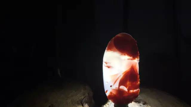 南红玛瑙冰飘挂件，怎么选才靠谱？