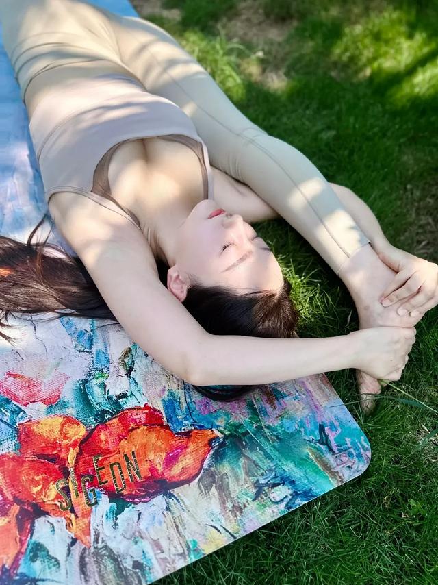 瑜伽的美，在于柔软中生出无限力量，随着练习的不断精进