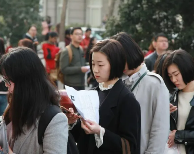 出来工作后才后悔,大学时期没有做这3件事情!