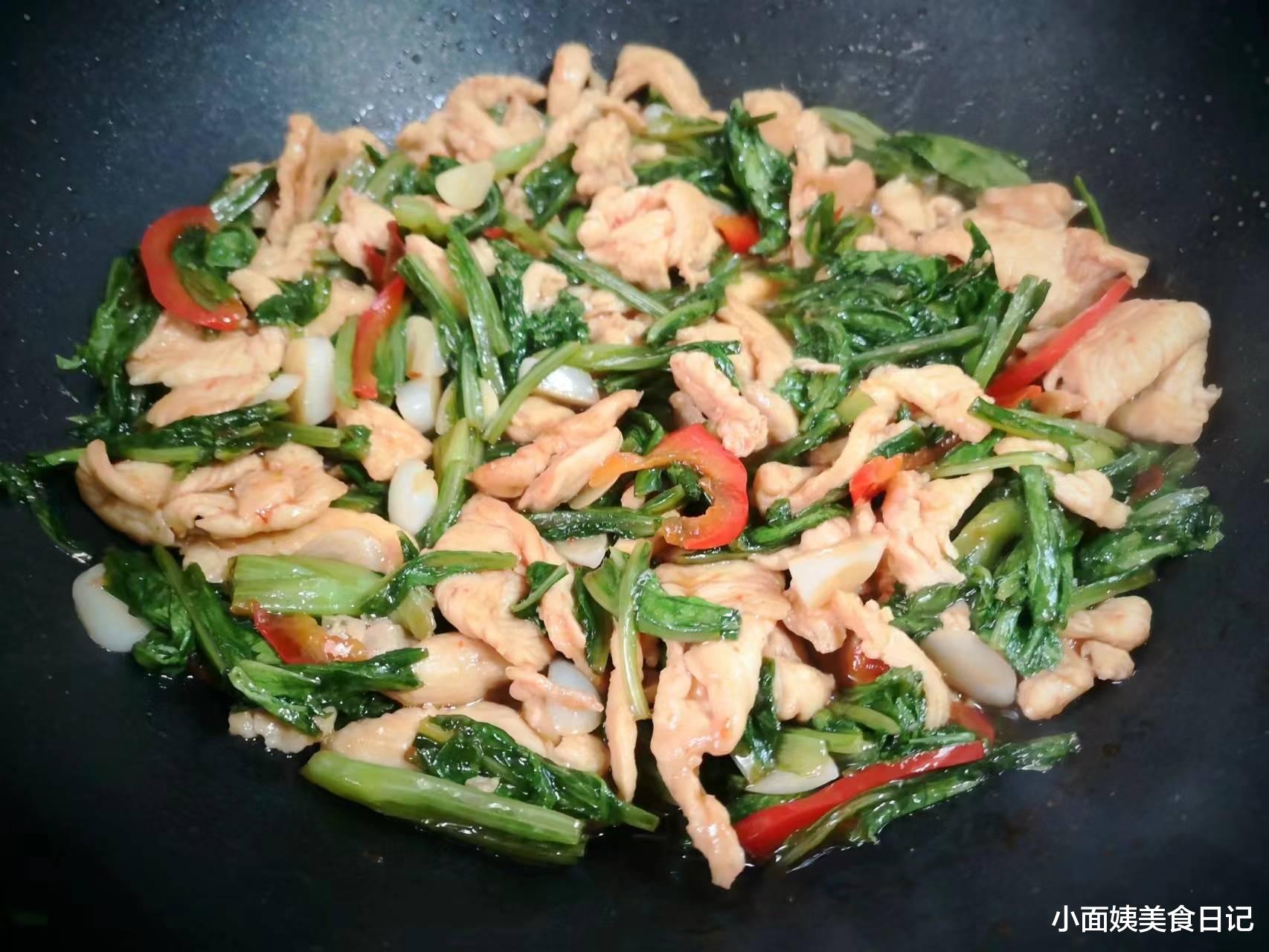 油麦菜|深秋，菠菜油菜不如这菜，分享4道营养做法，润燥降火，鲜嫩可口，味美下饭