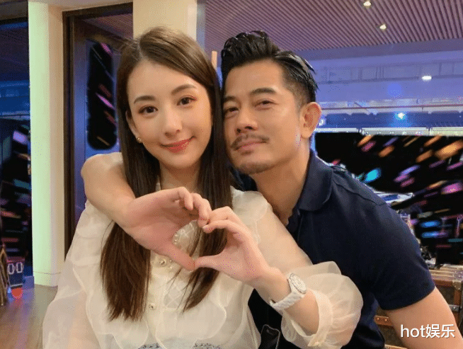 郭富城拒谈方媛拜金,回应被人搀扶:没休息好,身体不舒服