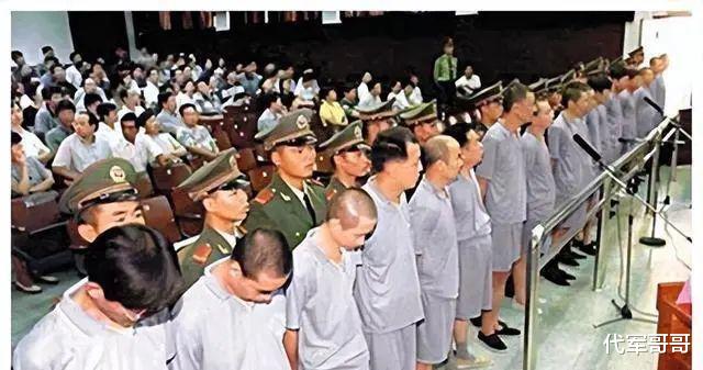 杨钰莹|52岁杨钰莹近照曝光,曾与赖文峰相恋,如今美如少女却还是孤身一人